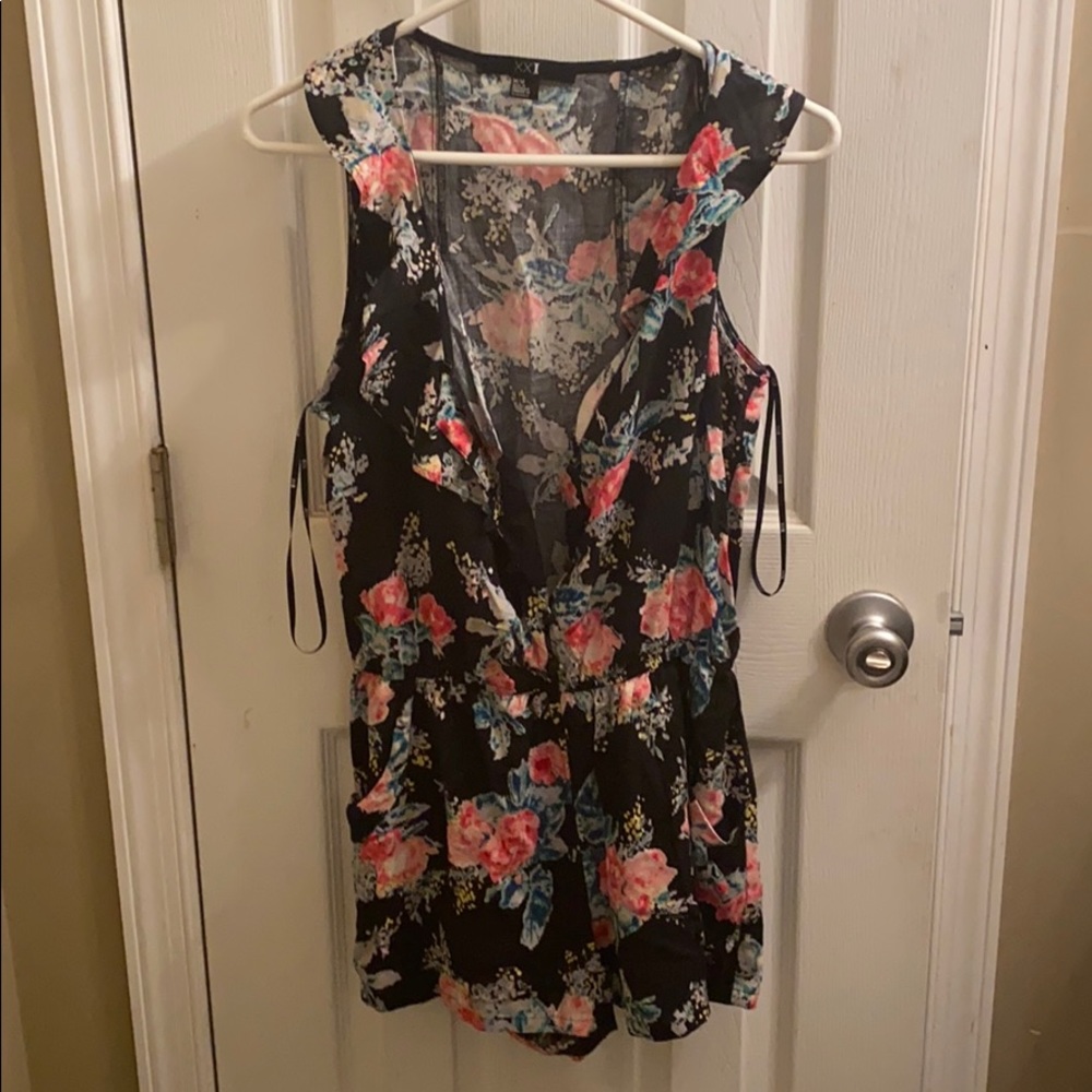 Black flower pattern romper